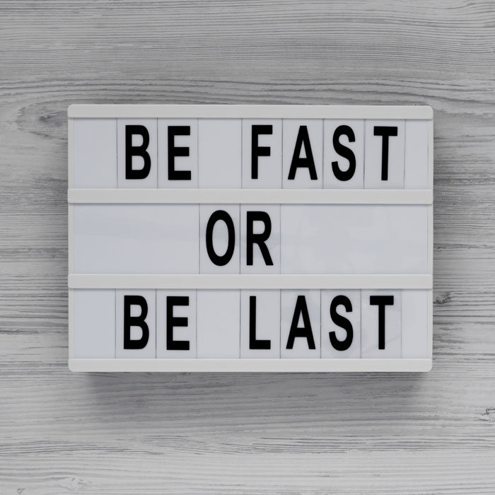 Be Fast Or Be Last — een beeld van hoe dezelfde woorden verschillend worden geïnterpreteerd